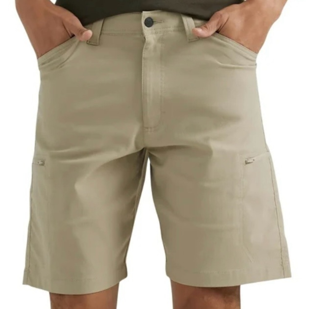 Wrangler® Men's  Outdoor
Performance Zip Cargo Shorts size 48 - bundle of 2!